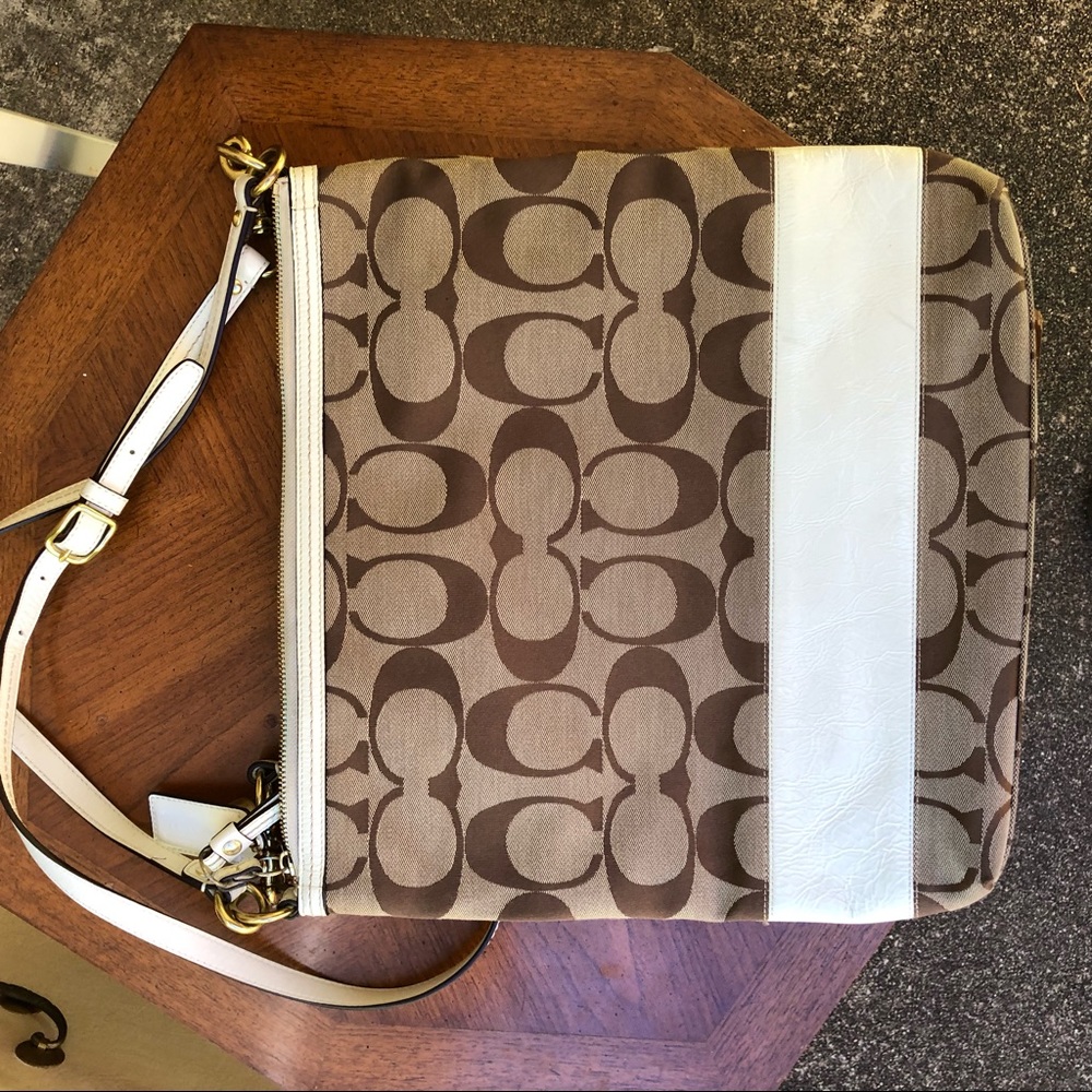 Authentic Coach Purse - Picture 2 of 6